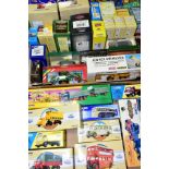 A QUANTITY OF ASSORTED BOXED CORGI CLASSICS AND OTHER MODERN DIECAST VEHICLES, to include Showmans