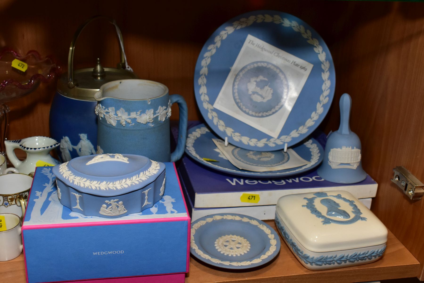 A GROUP OF WEDGWOOD JASPERWARES, ETC, comprising biscuit barrel, two boxed Christmas 1969 plates,