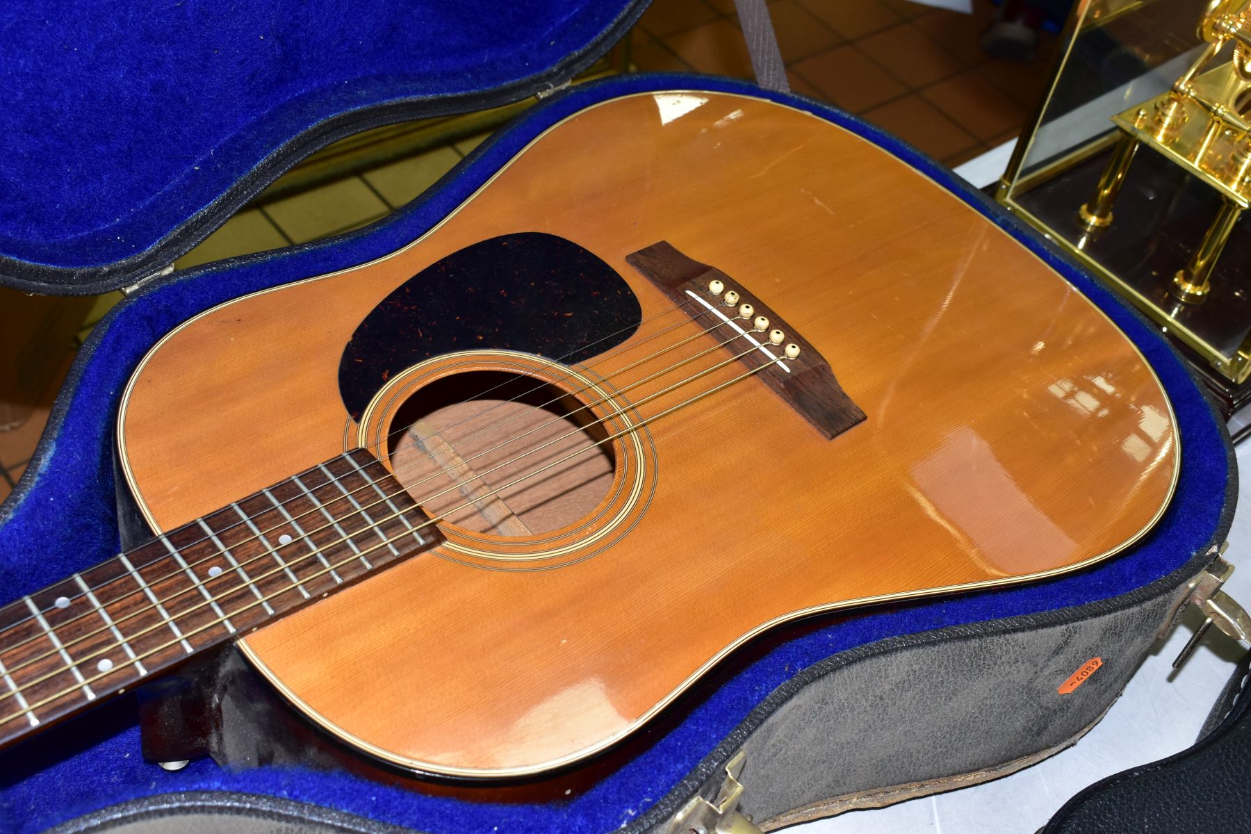 A CASED EPIPHONE PR-650N ACOUSTIC GUITAR, Made in Japan, Serial No 07425 natural finish, rosewood - Image 4 of 6