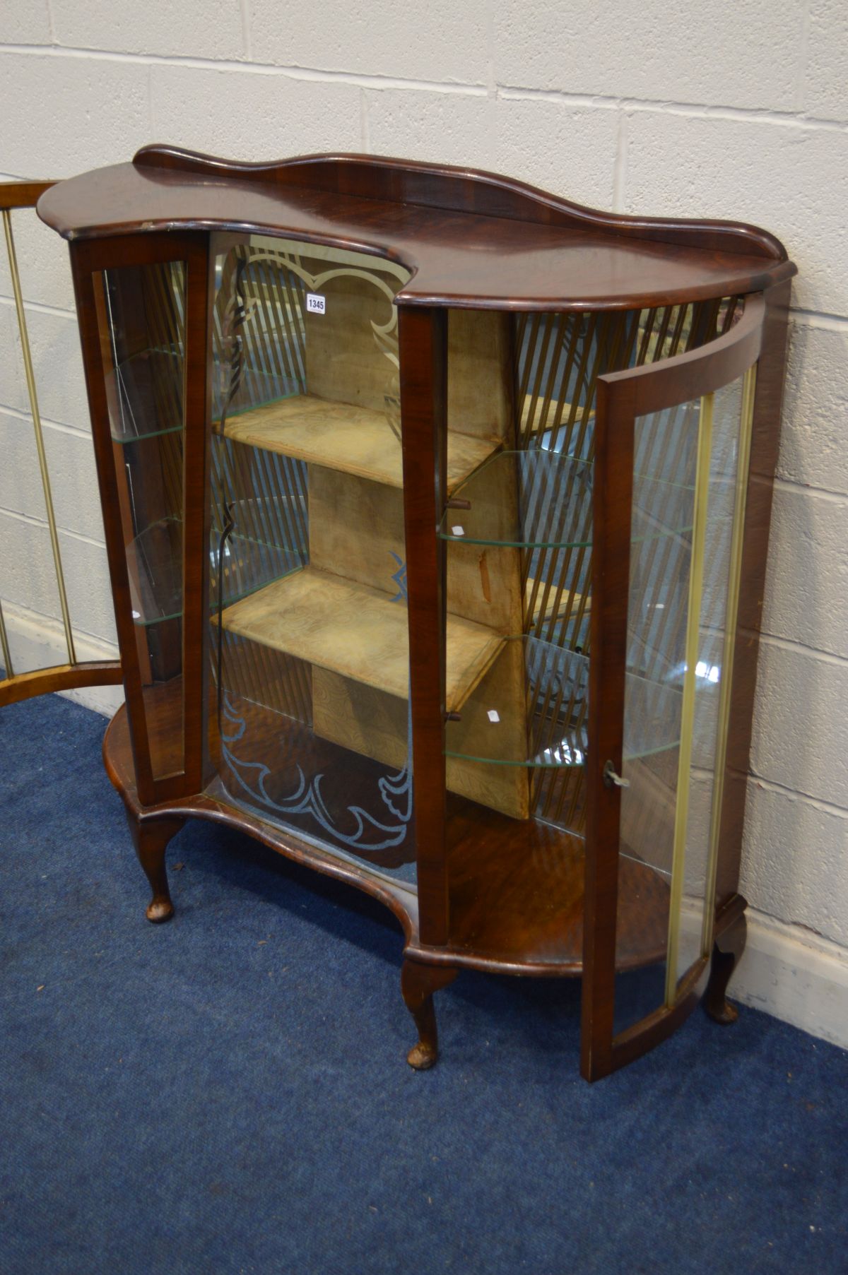 A 1940'S MAHOGANY CHINA CABINET, with a central glass front with two shelves, flanked by single - Image 3 of 3