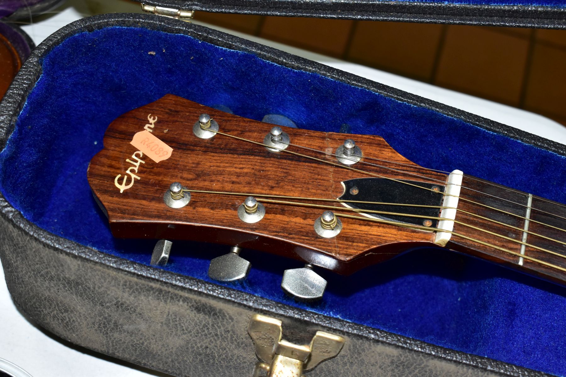 A CASED EPIPHONE PR-650N ACOUSTIC GUITAR, Made in Japan, Serial No 07425 natural finish, rosewood - Image 3 of 6