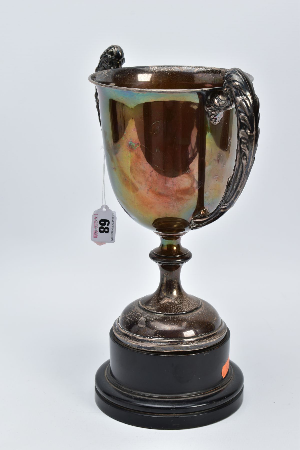 A SILVER TROPHY CUP WITH BASE, of a plain polished design, foliate scroll handles, engraved 'Fox and - Image 3 of 4