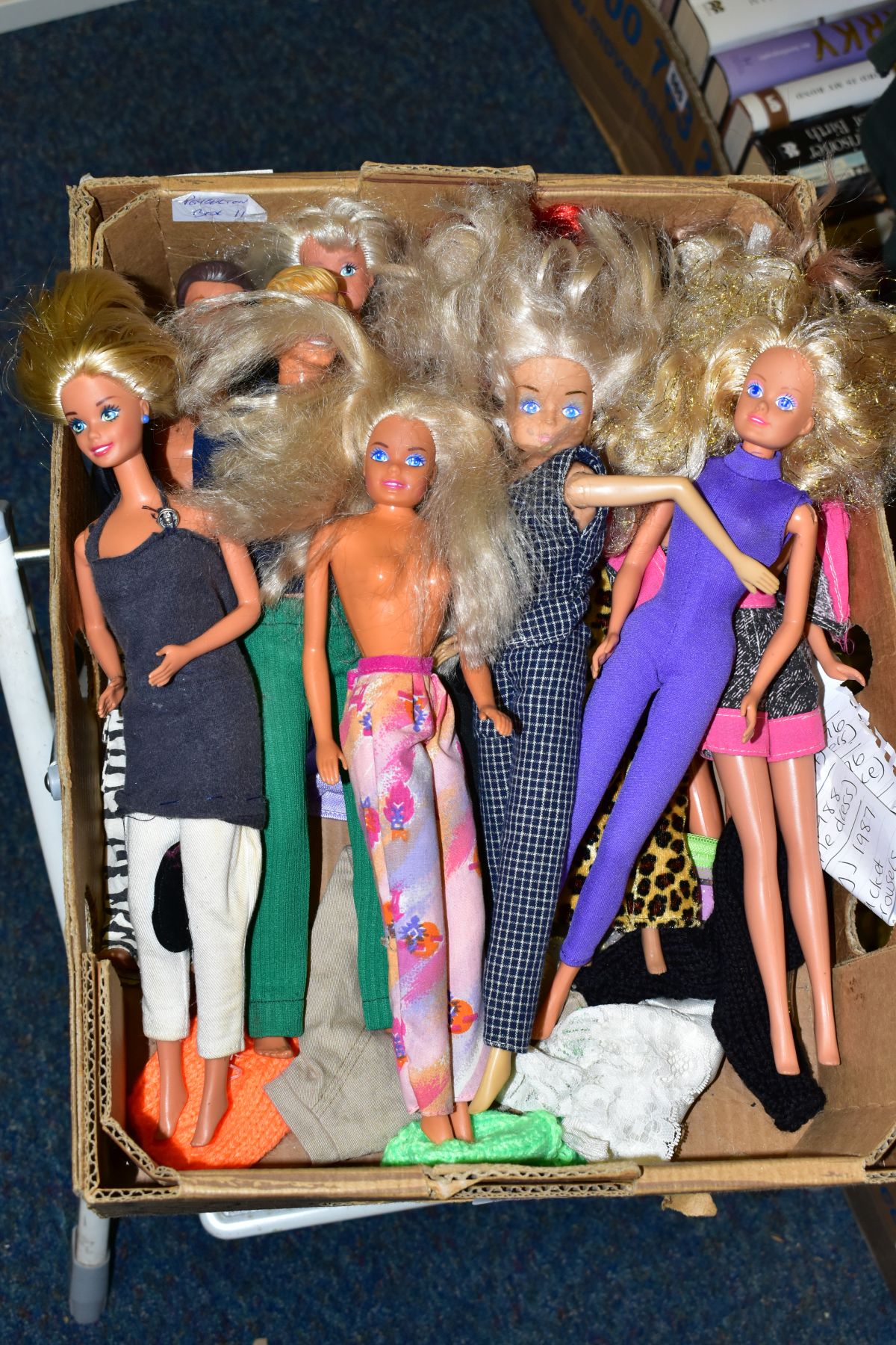 A QUANTITY OF UNBOXED ASSORTED BARBIE, SINDY AND OTHER DOLLS, to include assorted 1960's and 1970'