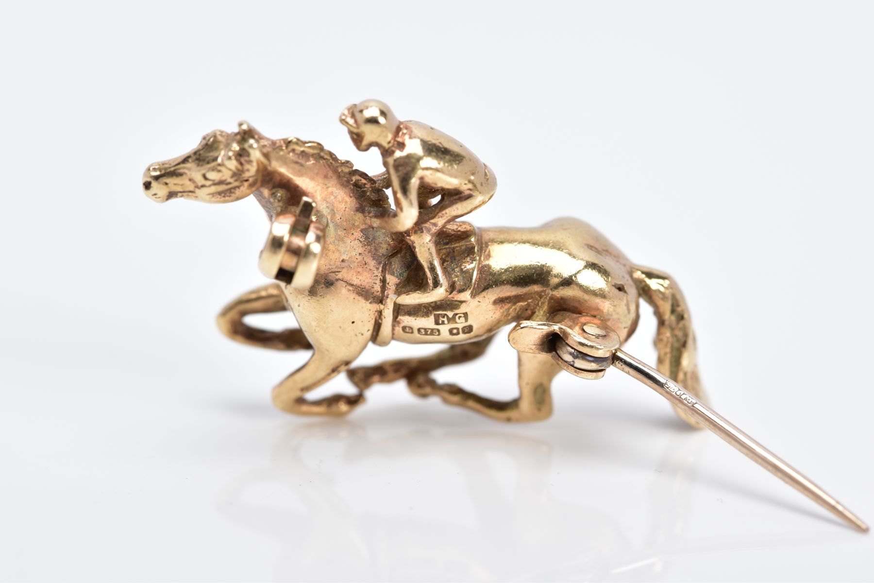 A 9CT GOLD JOCKEY BROOCH, hallmarked 9ct gold London 1989, makers mark H G, length 34.9mm, - Image 3 of 3