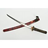 A BELIEVED WWII ERA JAPANESE 'KATANA' SHORT SWORD, blade is approximately 46cm in length, the grip