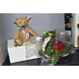 A BOXED STEIFF APPOLONIA MARGARETE TEDDY BEAR, No 038129, limited edition No 2819, complete with