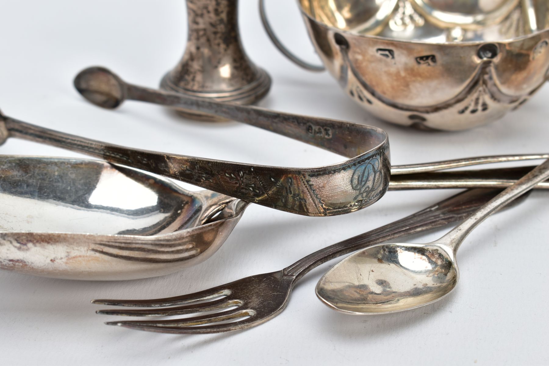 A QUANTITY OF SILVER ITEMS, to include a pair of Georgian bright cut sugar tongs, London 1805, two - Image 3 of 5