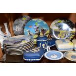 A GROUP OF WEDGWOOD TRINKETS, COLLECTORS PLATES ETC, to include jasperware dark blue, light blue,