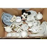 A BOX OF MIDWINTER 'FANTASY' PATTERN STYLECRAFT TEA, COFFEE AND DINNERWARES, including a toast rack,