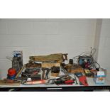 A TRAY AND A BOX CONTAINING HANDTOOLS and battery chargers, including spanners, saws, mallets,