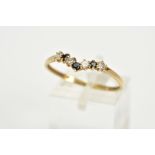 A MODERN 9CT GOLD CUBIC ZIRCONIA AND SAPPHIRE WISH BONE RING, ring size T, hallmarked 9ct gold,