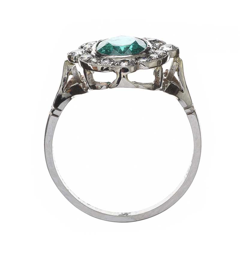 PLATINUM EMERALD AND DIAMOND RING - Image 3 of 3