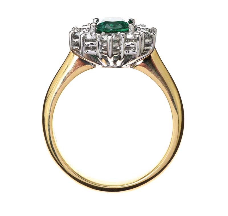 18CT GOLD COLOMBIAN EMERALD AND DIAMOND RING - Image 3 of 3