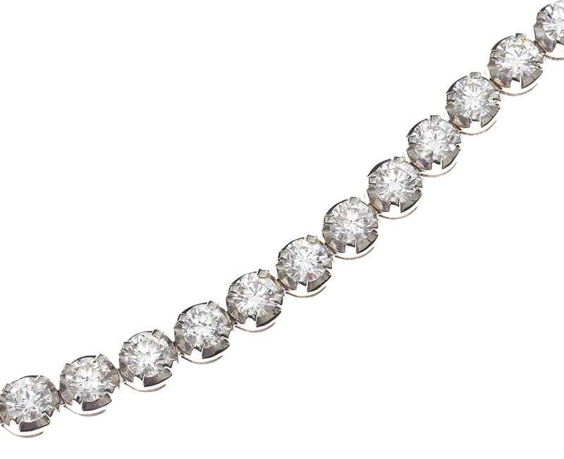 18CT WHITE GOLD DIAMOND TENNIS BRACELET - Image 2 of 3