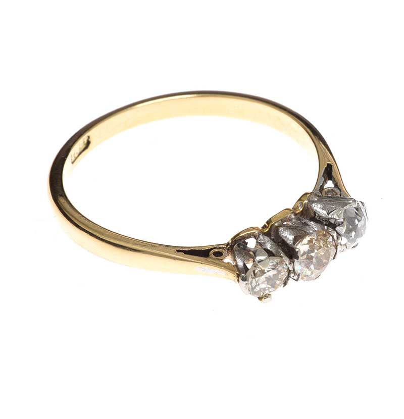 18CT GOLD DIAMOND THREE STONE RING - Image 2 of 3