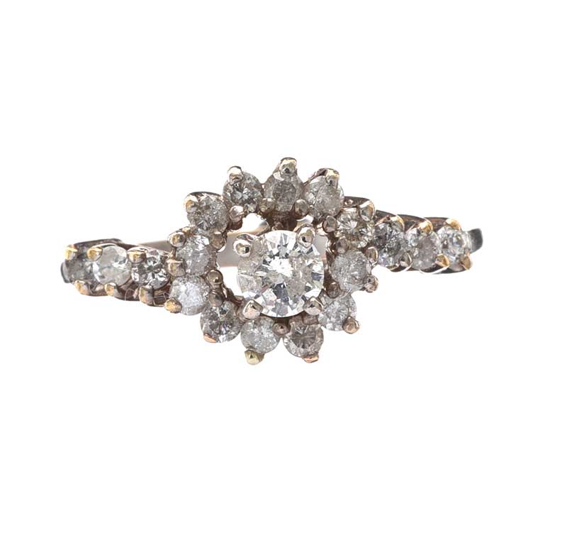 14CT WHITE GOLD DIAMOND CLUSTER RING