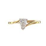 18CT GOLD DIAMOND SOLITAIRE RING