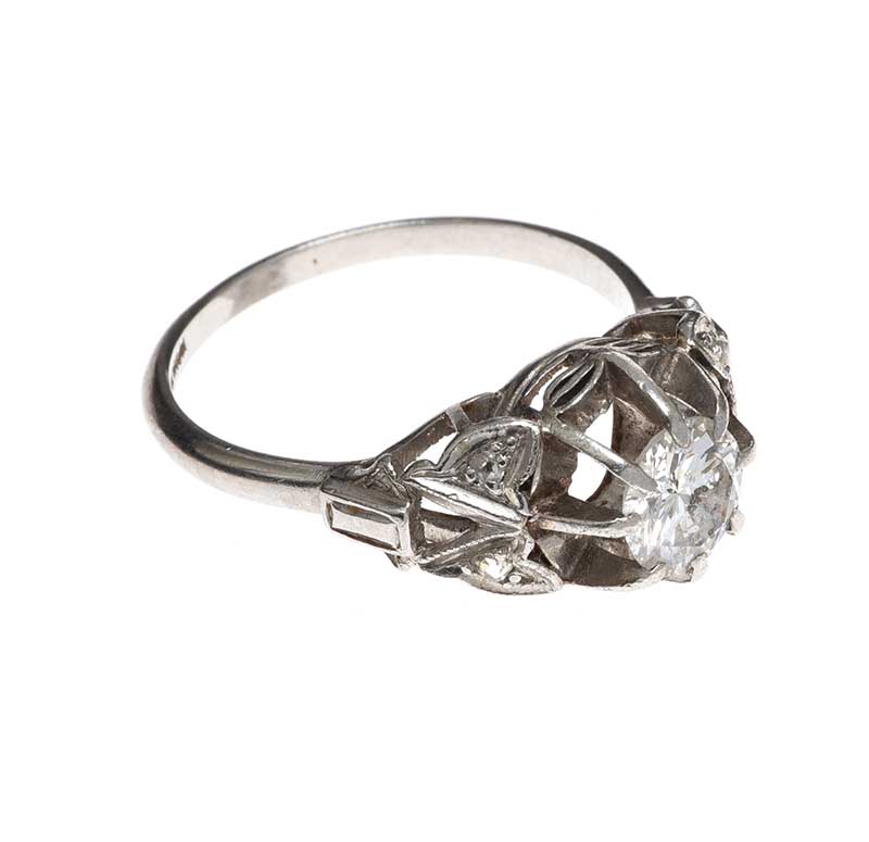 PLATINUM DIAMOND RING - Image 2 of 3