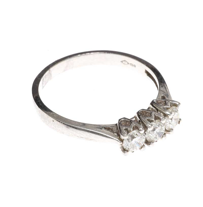 PLATINUM DIAMOND THREE STONE RING - Image 2 of 3