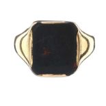 9CT GOLD SIGNET RING SET WITH BLOODSTONE