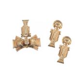 VICTORIAN PINCHBECK BROOCH AND EARRING SUITE