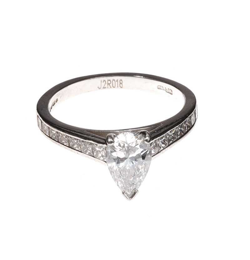 PLATINUM SOLITAIRE DIAMOND RING - Image 4 of 4