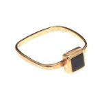 9CT GOLD AND ONYX SQUARE RING