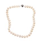 STRAND OF FRESHWATER PEARLS WITH MAGNETIC CLASP