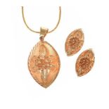 GOLD-TONE NECKLACE AND EARRINGS SUITE