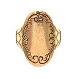 9CT GOLD ENGRAVED RING