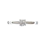 18CT WHITE GOLD DIAMOND RING