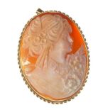 9CT AND FINE CARVED OVAL CAMEO BROOCH / PENDANT