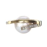 9CT GOLD PEARL AND DIAMOND RING