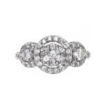 18CT WHITE GOLD DIAMOND CLUSTER RING