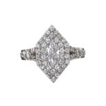 18CT WHITE GOLD DIAMOND CLUSTER RING