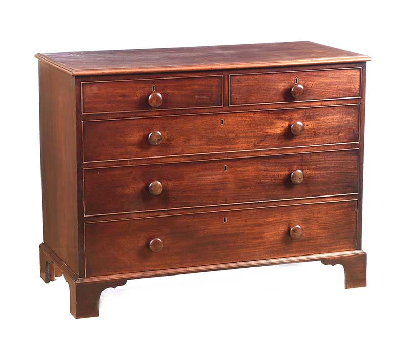 GEORGIAN MAHOGANY CHEST OF DRAWERS