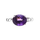 18CT WHITE GOLD AMETHYST RING