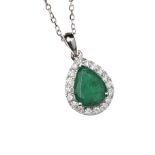 18CT WHITE GOLD EMERALD AND DIAMOND NECKLACE