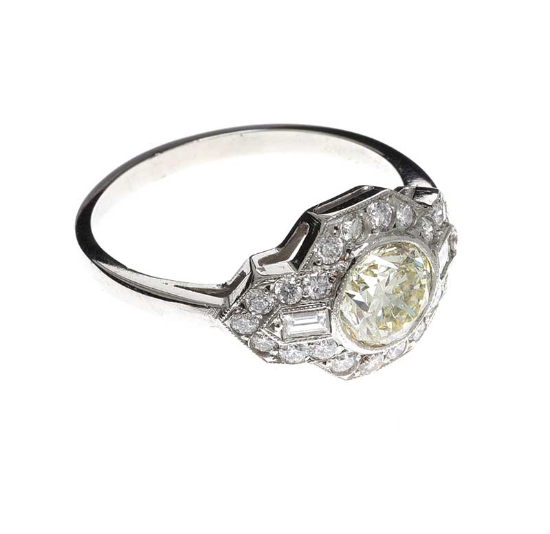 18CT WHITE GOLD ART DECO STYLE DIAMOND RING - Image 2 of 3