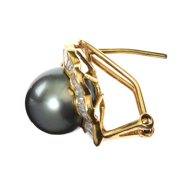 18CT GOLD TAHITIAN PEARL AND DIAMOND EARRINGS - Image 2 of 3