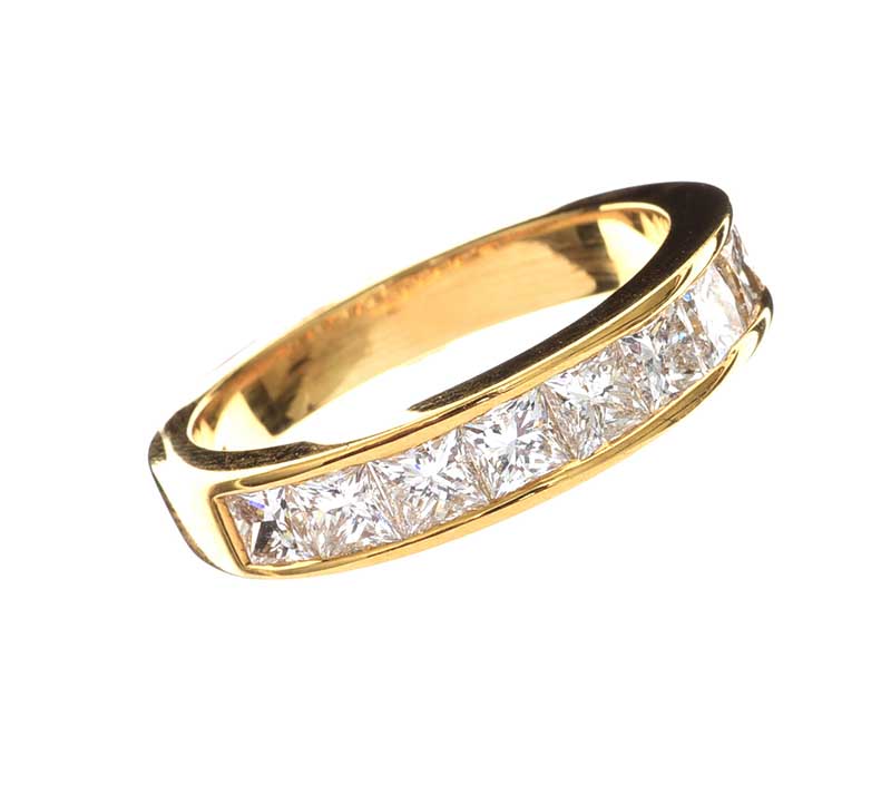 18CT GOLD DIAMOND RING