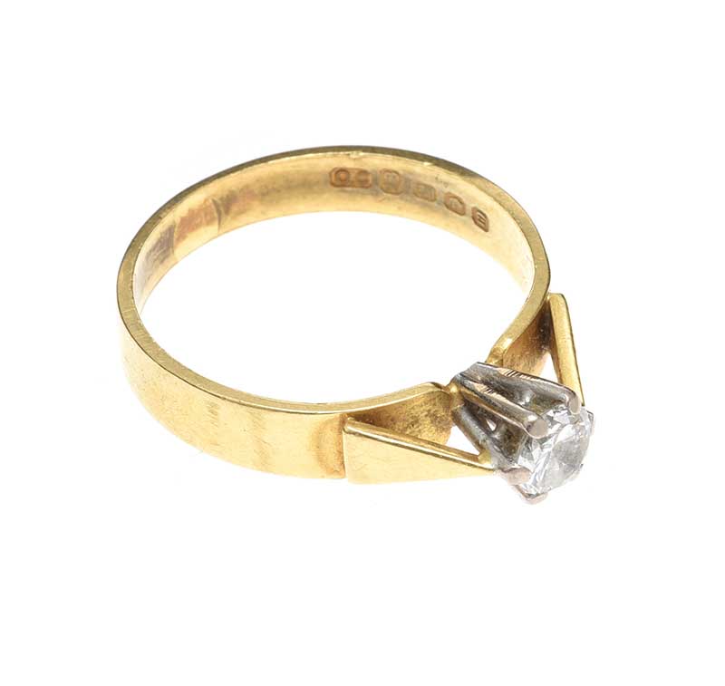 18CT GOLD DIAMOND RING - Image 2 of 3