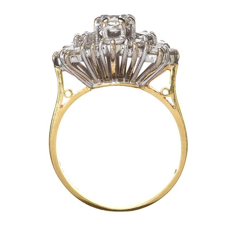 18CT GOLD DIAMOND CLUSTER RING - Image 3 of 4