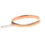 9CT GOLD BANGLE