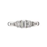 18CT WHITE GOLD DIAMOND RING