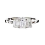 18CT WHITE GOLD DIAMOND RING