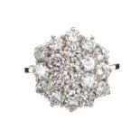 18CT WHITE GOLD DIAMOND CLUSTER RING