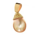 18CT GOLD SOUTH SEA PEARL PENDANT