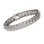 18CT WHITE GOLD DIAMOND CLUSTER BRACELET