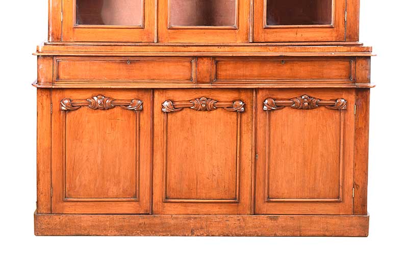 VICTORIAN MAHOGANY THREE DOOR BOOKCASE - Image 5 of 12